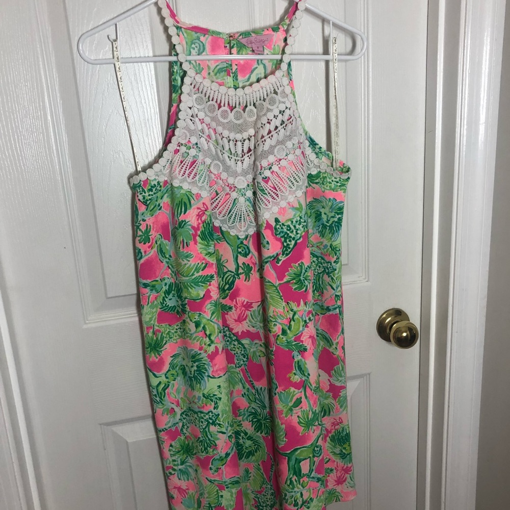 Lilly Pulitzer Pearl Soft Shift in “Raz Berry Catty Shack”